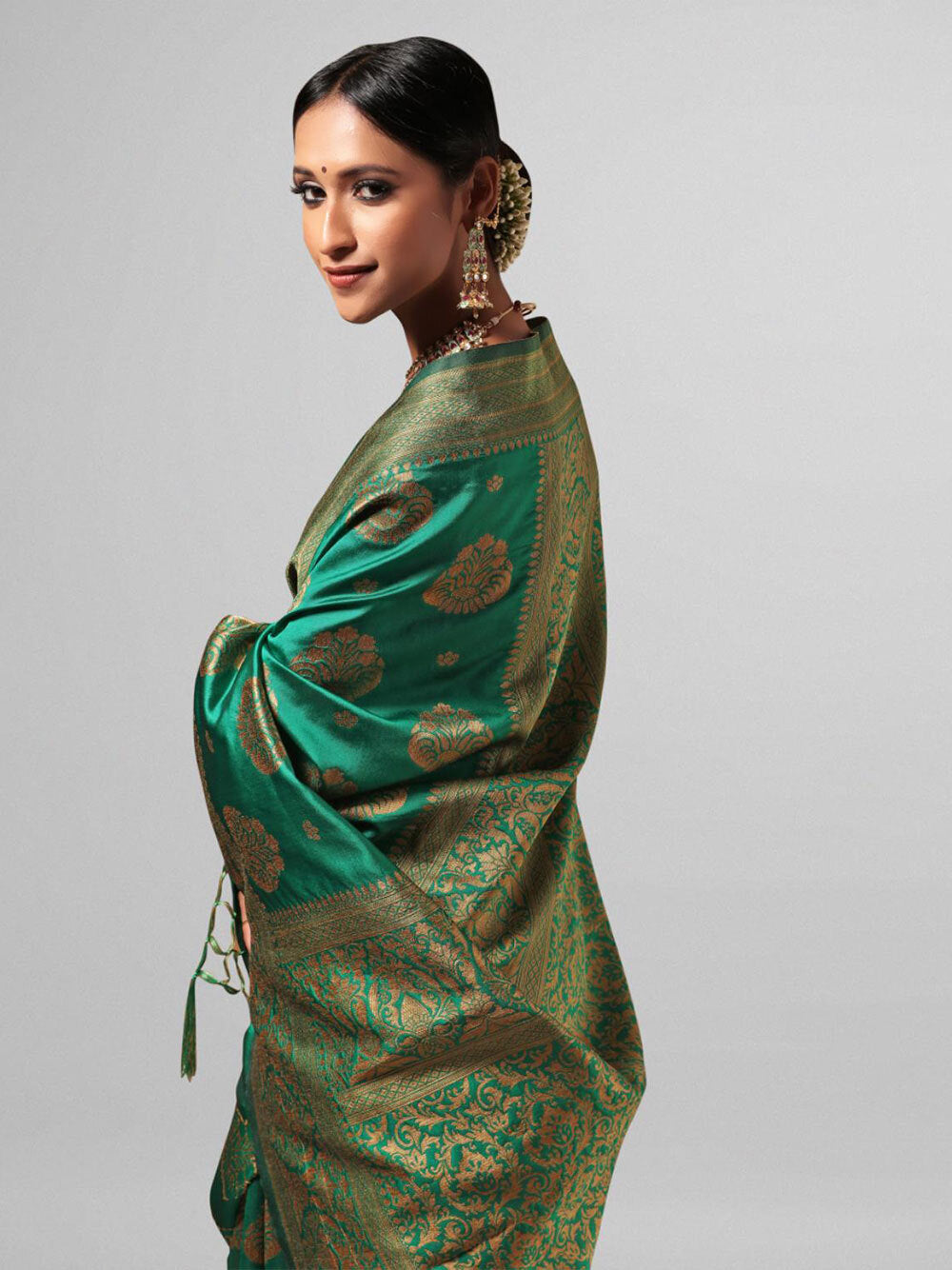 Royal Green Silk Blend Woven Design Saree With Blouse Piece